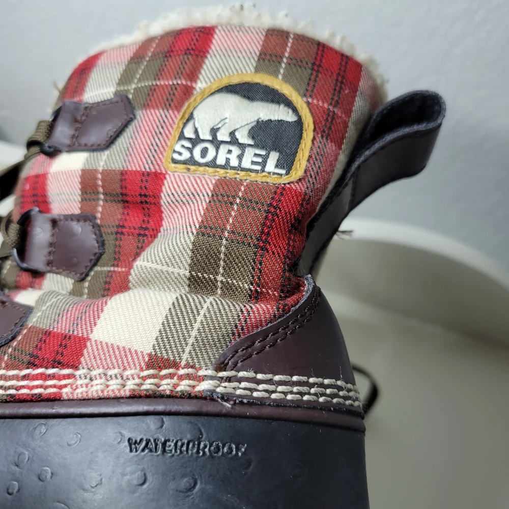 Sorel Snow Boot Plaid with Sherpa Lining, Waterproof Heel Boots, 8